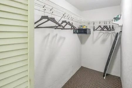 The Trinidad -Pool & Parking Villa Key West